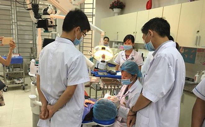 Nguy cơ viêm chân răng, ung thư sàn miệng vì hút thuốc lá
